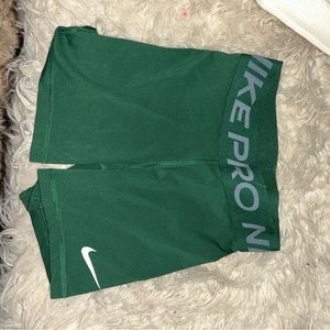 Women’s Nike Pro - Green
